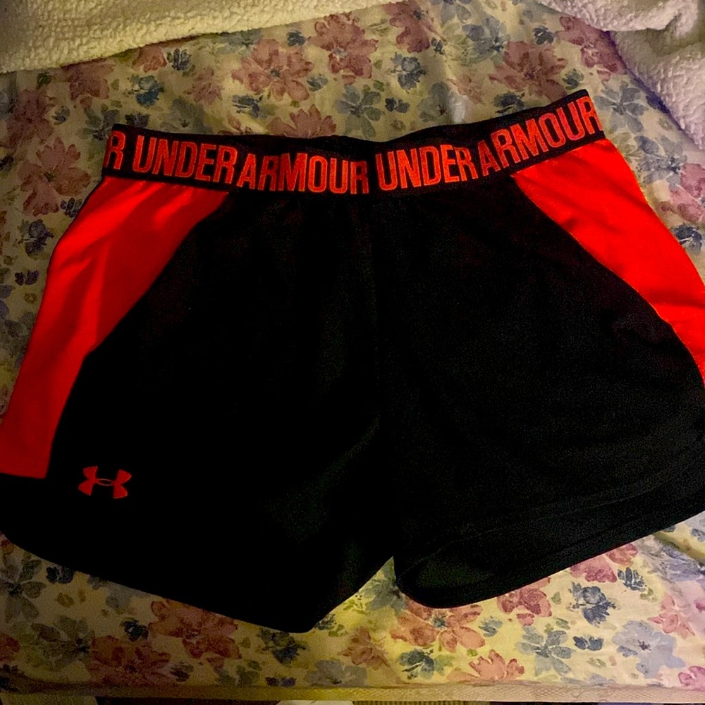 UNDER ARMOUR running shorts size medium